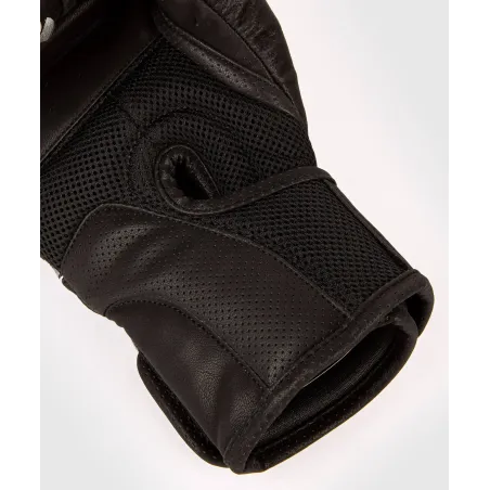 Venum YKZ21 Boxing Gloves – Black/Silver - 10 Oz